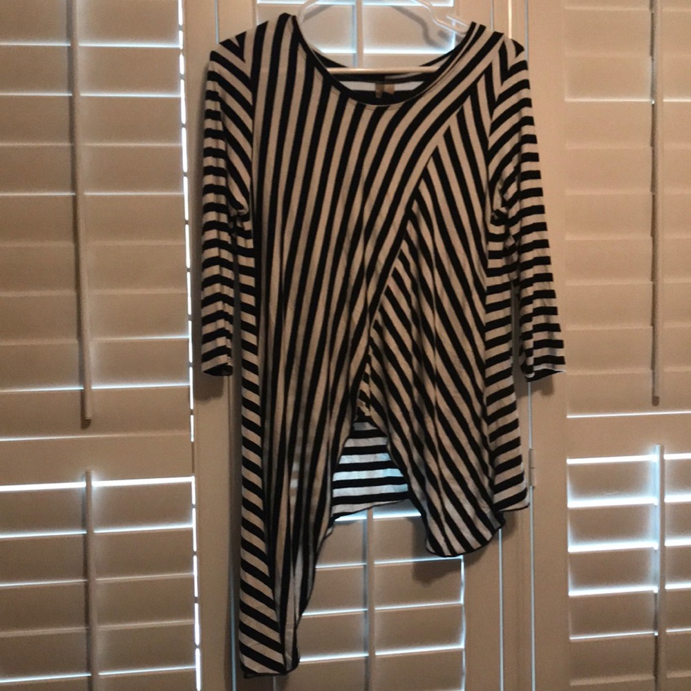 Striped three quarter length shirt.